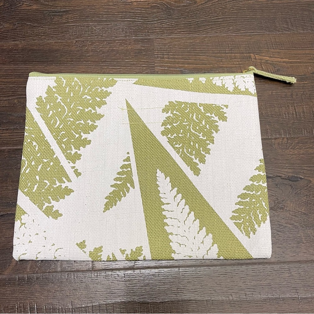 MANAOLA Kahone Set Palapalai Celadon Green Tote Bag & Pouch - Picture 6 of 7